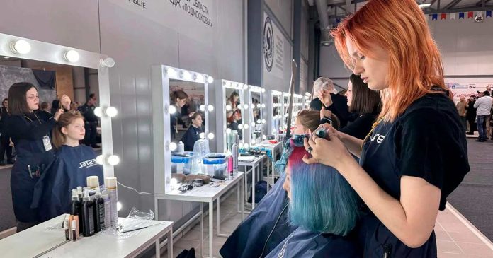 В Одинцовском округе прошёл открытый конкурс парикмахерского искусства